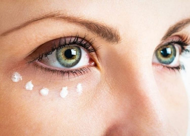 Come applicare correttamente il contorno occhi